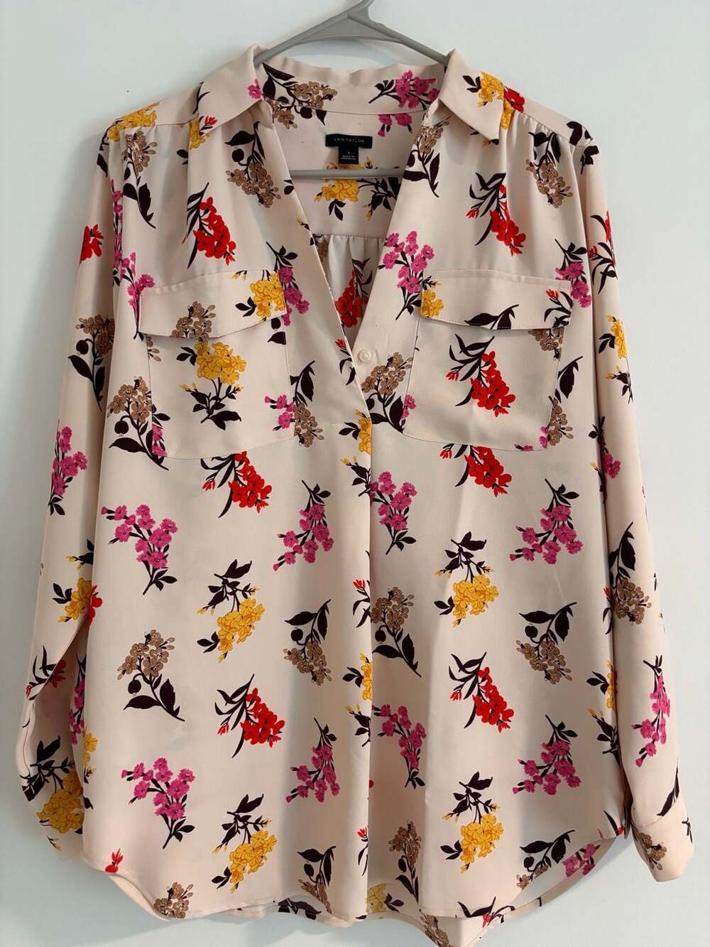 Ann Taylor Cream Multi-Color Floral Long Sleeve Button-Down Blouse